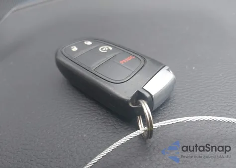 2018 Jeep Cherokee Latitude Plus 4X4 из США, поврежденный, VIN 1C4PJMLB0JD529586